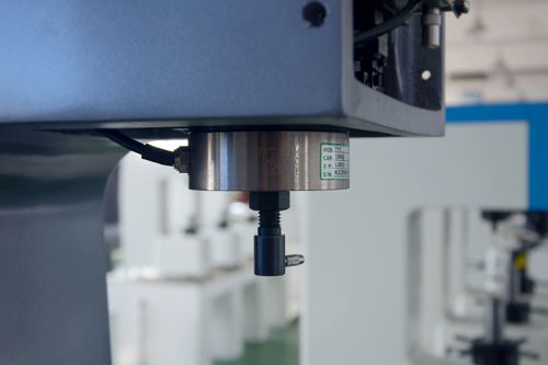 High precision force sensor